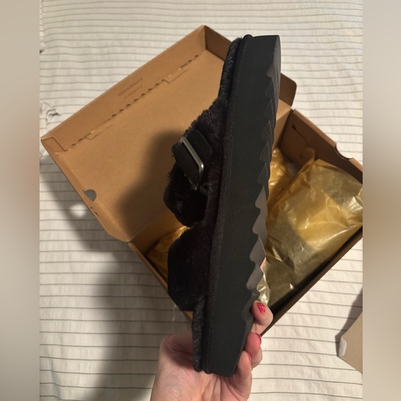 BNIB Koolaburra by Ugg Fur sandals - Picture 7 of 11